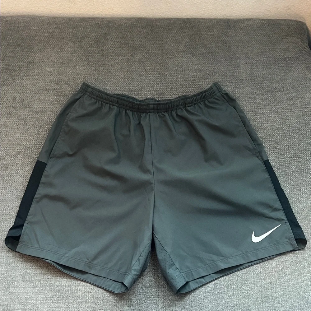 Nike Men's Charcoal and Black Athletic Shorts